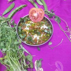 A picture of Makhni matar masala.