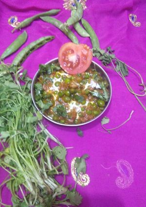 A picture of Makhni matar masala.