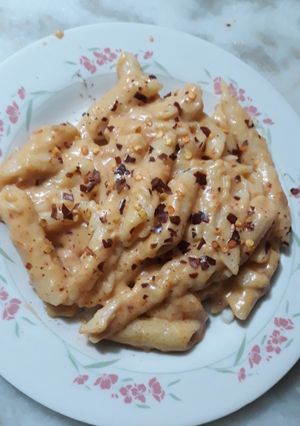 A picture of Red sauce penny pasta.