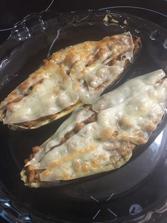 Una foto de Berenjenas rellenas de carne picada (pollo)