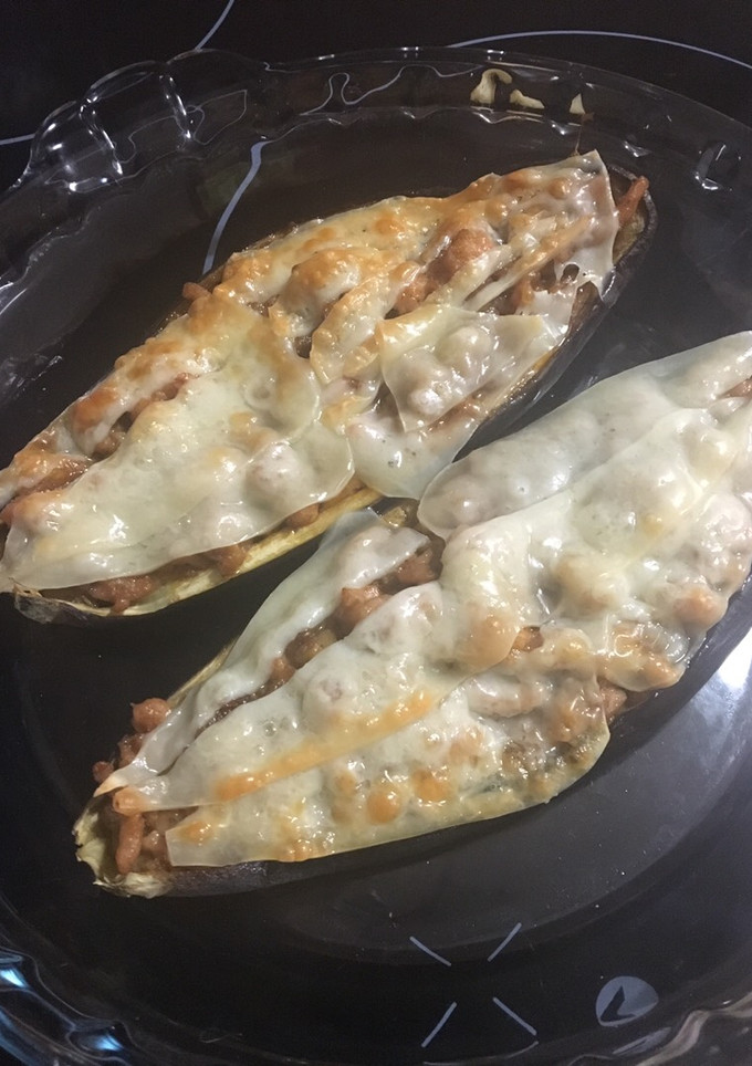 Una foto de Berenjenas rellenas de carne picada (pollo)