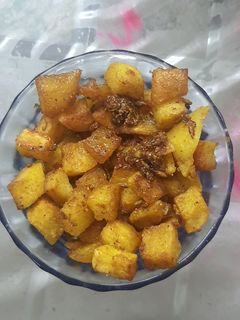 आलू की सब्जी (aloo ki sabzi recipe in Hindi) रेसिपी मुख्य फोटो