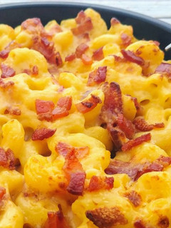 A picture of Bacon Mac and Cheese.