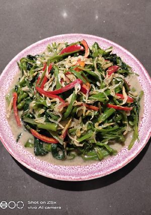 A picture of Water Spinach.