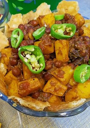 A picture of Black chana chaat.