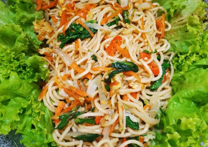 Resep Mie Goreng Simple Oleh Thathit Purwatiningtyas Cookpad