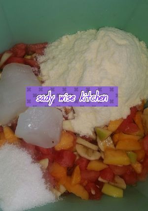 A picture of Milk fruit salad.