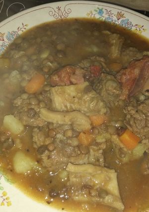 Una foto de Guiso de lentejas patrio