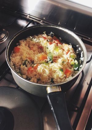 Una foto de Arroz con verduritas 💘
