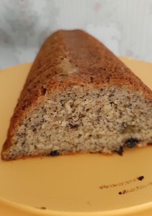 A picture of Banana Cake with poppy seeds.