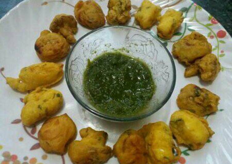 Easiest Way to Prepare Award-winning Gobhi, aaloo, paneer ke pakode