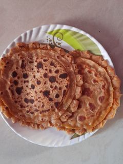 आलू चीज़ी पराठा (aloo cheesy paratha recipe in Hindi) रेसिपी मुख्य फोटो