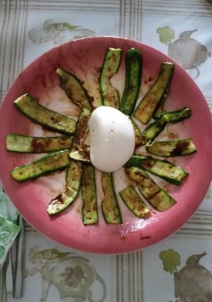 Foto di Zucchine grigliate e mozzarella di bufala