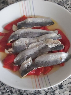 Una foto de Pimientos piquillo y filetes sardinas