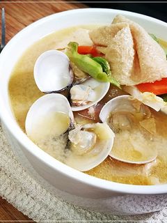 蔬菜蛤蠣味噌湯 的食譜成品照片