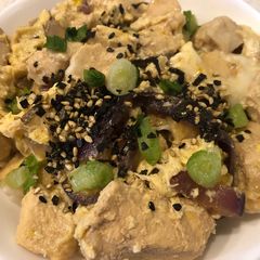 A picture of Oyakodon (亲子丼）.