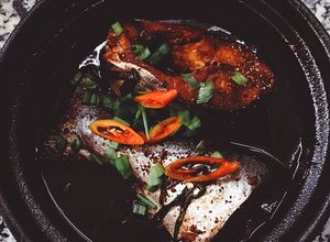 Hình của món Cá Tra kho tộ.