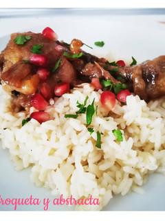 Una foto de Pollo fesenjan