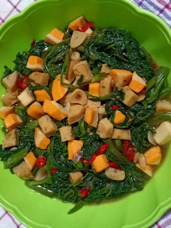 Langkah Gampang Membikin Resep 2. Tumis Kangkung Saus Tiram dengan Fish Ball &amp; Scallop yang Bisa Manjain Lidah Anti Ribet, Lezat Sekali