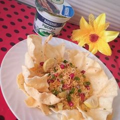 A picture of Indian sev chaat.