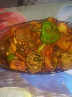ઊંધિયું(Undhiyu Recipe in Gujarati) રેસીપી મુખ્ય ફોટો