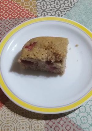 Una foto de 🍰Bizcocho de fresa y canela