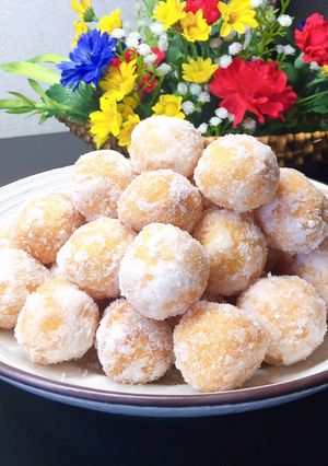Hình của món Món ăn vặt: Bánh Donuts bột nếp rán ngào đường🍩.