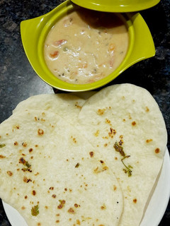 பட்டர் கார்லிக் நான் செய்முறை முக்கிய புகைப்படம்