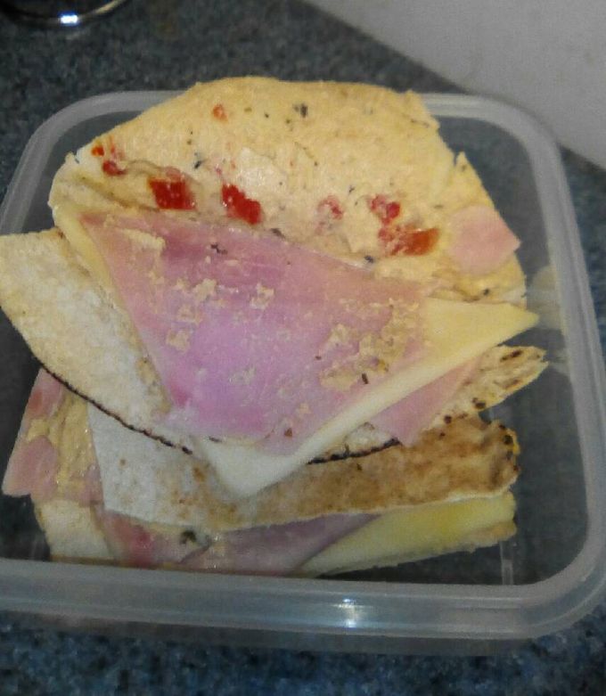 Una foto de Quesadillas de pan Pita