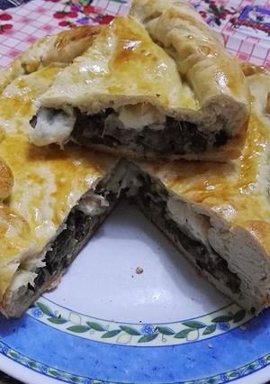 Foto di Pizza di scarole con la provola..