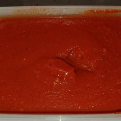 A picture of Chilli sauce.