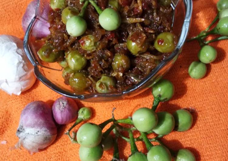 Sambel teri pokak endeeuuss