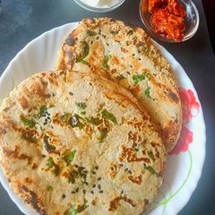 A picture of Gluten free jowar kulcha.