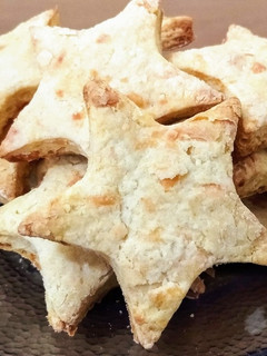 Una foto de Scones de queso 🧀🧀😋