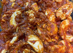 Foto principal de Huevos duros con tomate y bacon. Olla GM