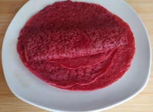 Una foto de Panqueques de remolacha bien coloridos