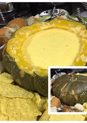 Una foto de Fondue de queso y ahuyama (zapallo)