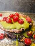 “Goloso” Pancake al cacao e ribes rosso