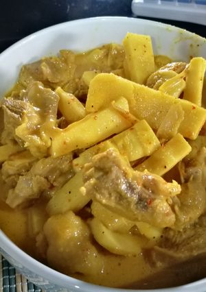 รูปของ แกงไก่บ้านหน่อไม้พริกแกงใต้
