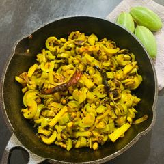 A picture of Potala Aloo bhaja (Pointed gourd & Potato fry).