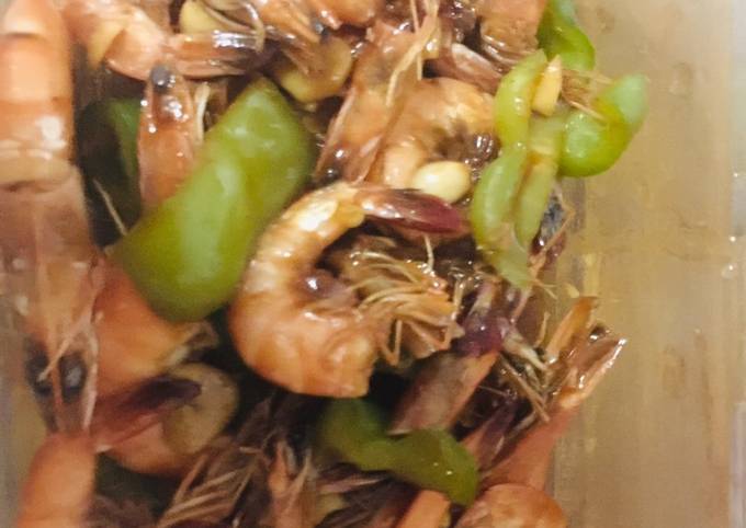 Sauted shrimp with bell pepper