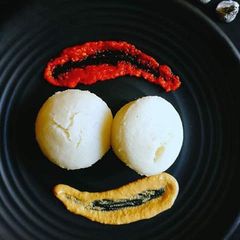 A picture of Rice Idlies.