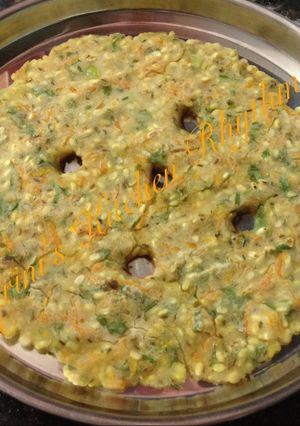 A picture of Special akki rotti.