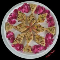 Apple Mawa Burfi A picture of Apple Mawa Burfi.