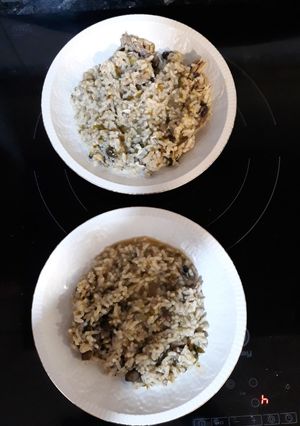 Foto principal de Arroz meloso con verduras y algas con semillas de sésamo