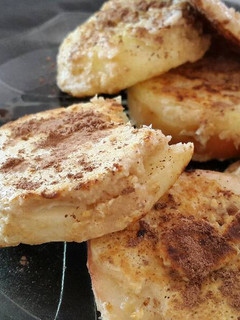 Una foto de Tortitas de manzana y avena!