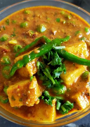 A picture of Peas Paneer Curry.