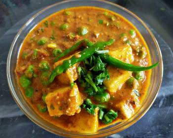 Ready to Serve Peas Paneer Curry Delicious Perfect