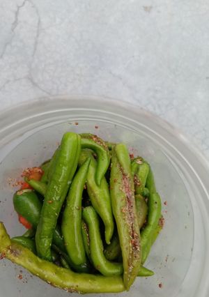 A picture of GreeN CHilli PiCKLe.