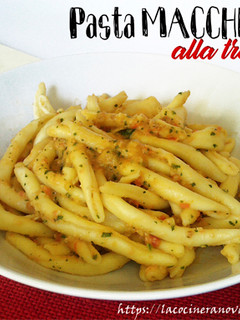 Una foto de Pasta maccheroni alla trapanese {pasta con pesto de tomate y almendras}
